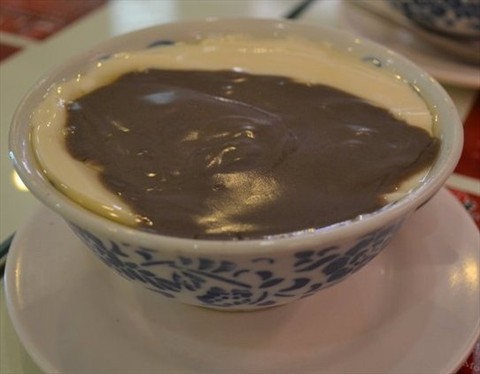 Soya Beancurd Pudding with Sesame Paste
