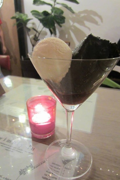 root beer w. vanilla ice cream