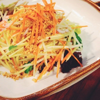 Refreshing mango salad