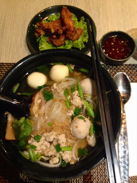 Set lunch #3 of Boat Noodles and Chicken Wing