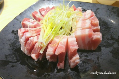 Seorae Samgyeobsal (High quality pork belly in special Seorae cutting)